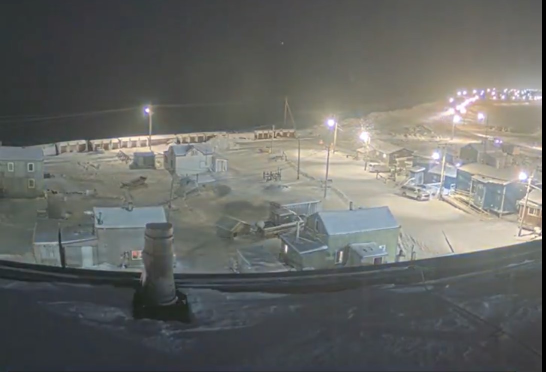 Πολική νύχτα στην Αλάσκα: Ο ήλιος στο Ουτκιάγκβικ θα ξαναβγεί στις 22 Ιανουαρίου 2026 – Εντυπωσιακό timelapse με την τελευταία ανατολή