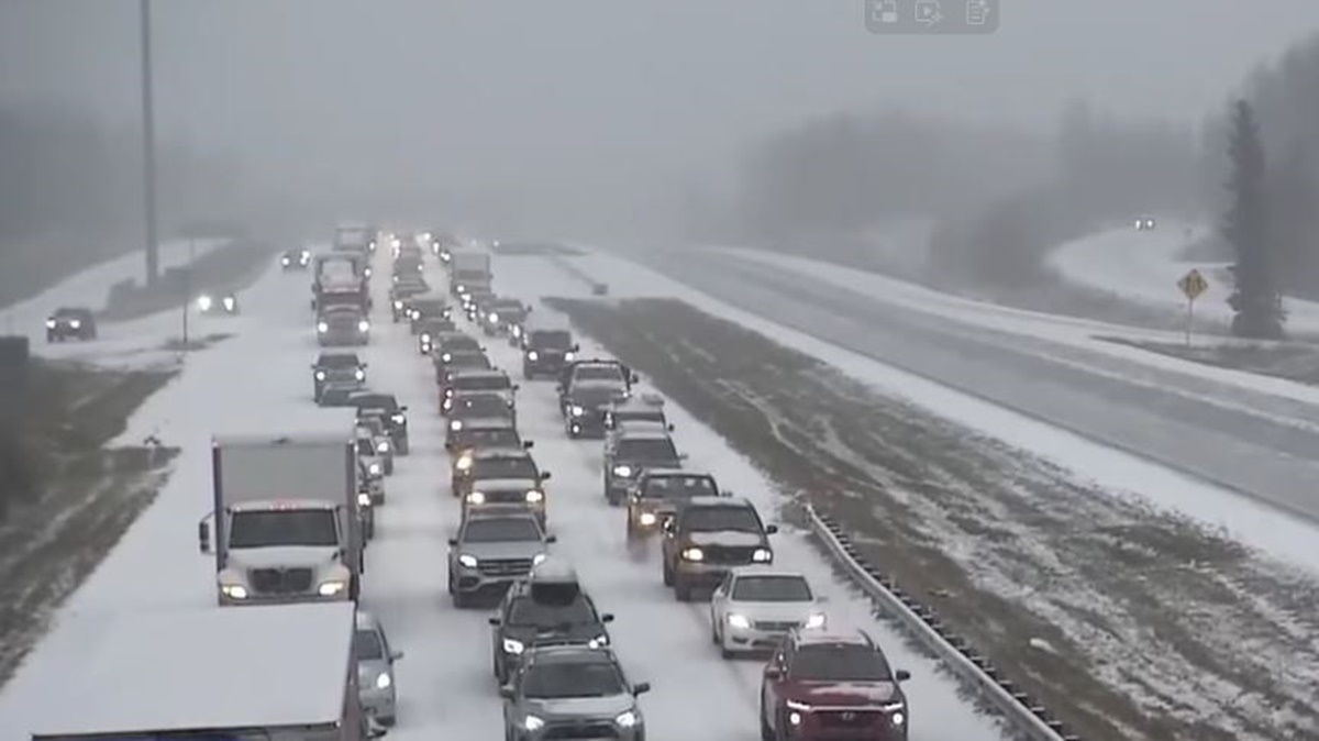 Πρώτη μεγάλη χιονόπτωση χτυπά τη Νότια-Κεντρική Αλάσκα – Ο χειμώνας ξεκίνησε δυναμικά στο Άνκορατζ