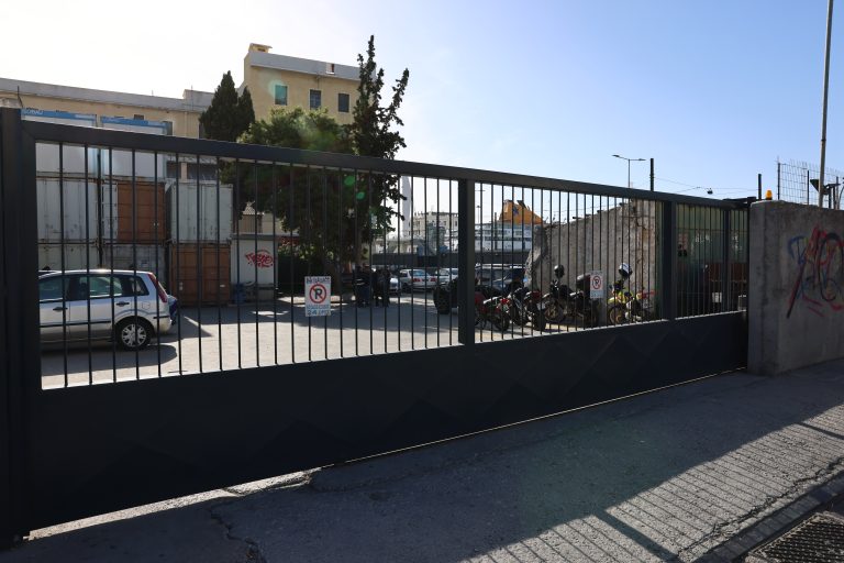 Τρεις συλλήψεις για το εργατικό δυστύχημα στον Πειραιά – Αναζητείται και τέταρτο άτομο