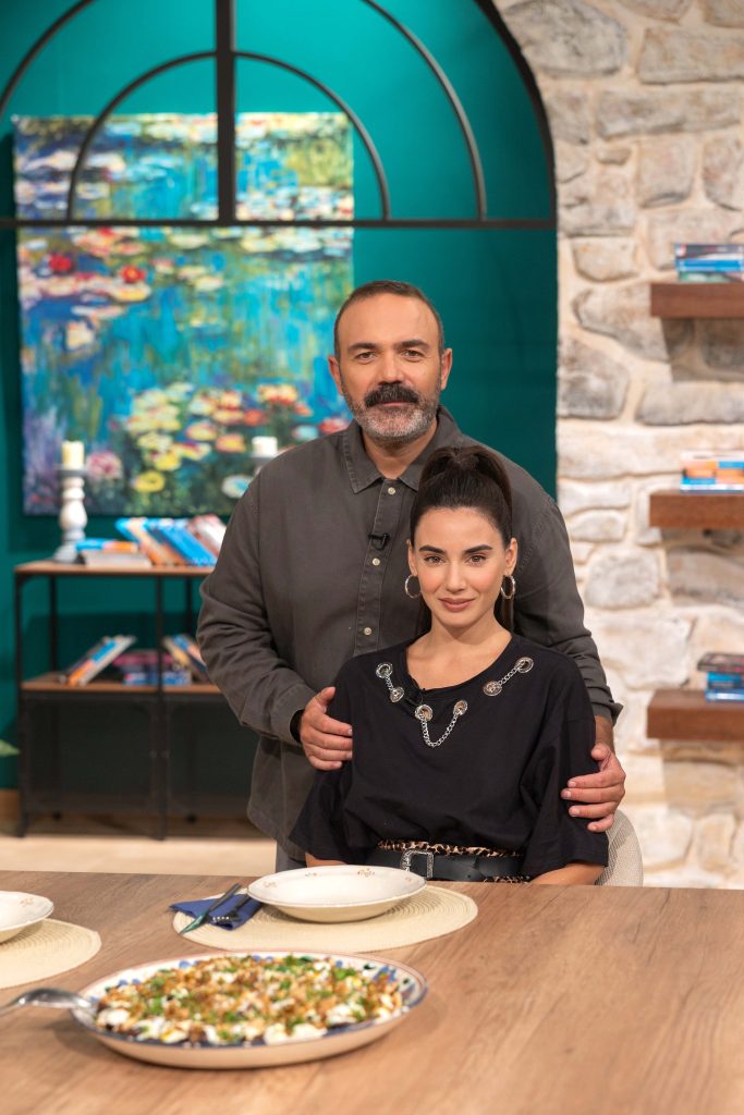 ΕΡΤ1: «ΠΟΠ Μαγειρική» με τον Ανδρέα Λαγό – Καλεσμένοι οι Χριστίνα Βραχάλη, Βασίλης Τσατσάκης, Σοφία Μανουσάκη, Δανάη Λουκάκη, Σπύρος Σπυράκος