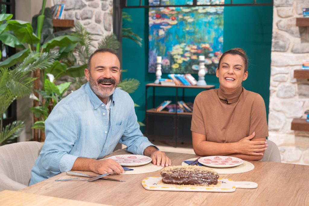 ΕΡΤ1: «ΠΟΠ Μαγειρική» με τον Ανδρέα Λαγό – Καλεσμένοι οι Χριστίνα Βραχάλη, Βασίλης Τσατσάκης, Σοφία Μανουσάκη, Δανάη Λουκάκη, Σπύρος Σπυράκος