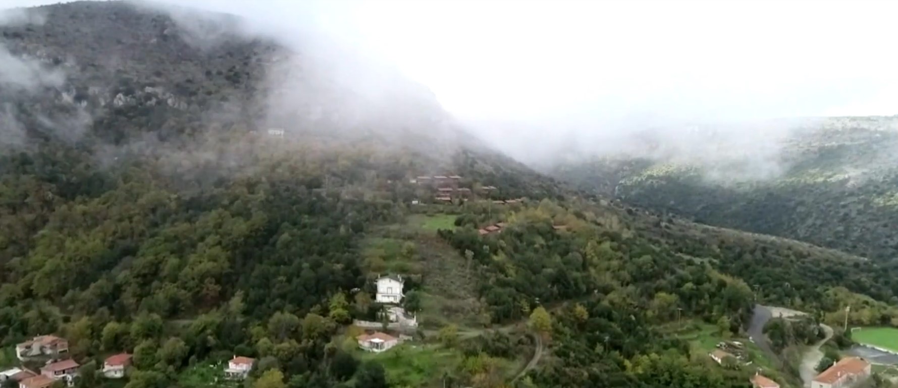 Άνω Δολιανά Αρκαδίας: Το «μπαλκόνι του Πάρνωνα» με θέα στο οροπέδιο της Τρίπολης