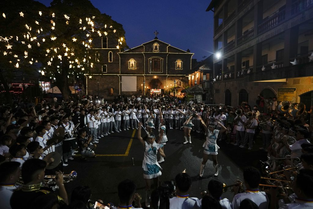 Πώς γιορτάζουν τα Χριστούγεννα σε όλο τον κόσμο