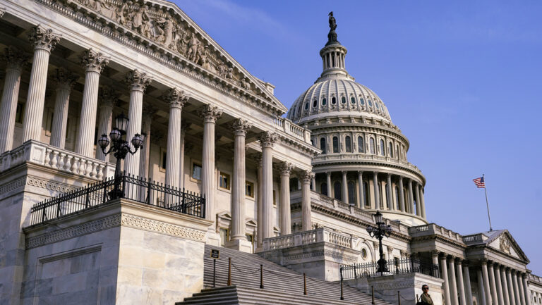 ΗΠΑ: Αντίστροφη μέτρηση για το τέλος της 43ήμερης δημοσιονομικής παράλυσης – Σε εξέλιξη η ψηφοφορία