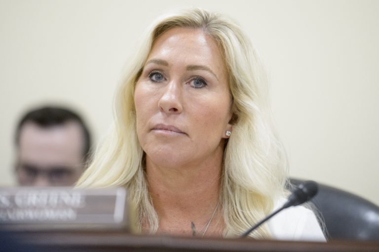 Η άλλοτε πιστή σύμμαχος του Τραμπ, βουλευτής Μάρτζορι Τέιλορ Γκριν, λέει ότι δέχεται απειλές που ενθαρρύνονται από τον πρόεδρο των ΗΠΑ