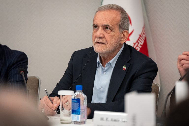 «Εάν δεν βρέξει μέχρι τέλος του έτους, η Τεχεράνη θα πρέπει να εκκενωθεί», προειδοποιεί ο Ιρανός πρόεδρος