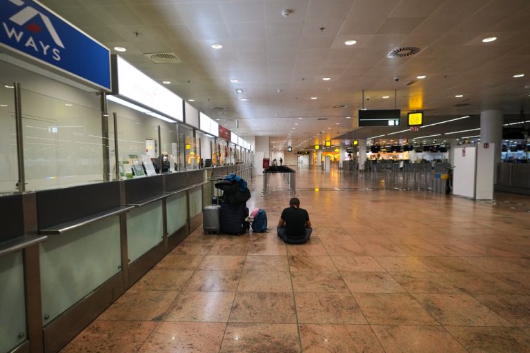 Βέλγιο: Παραλύει η χώρα – Τριήμερη γενική απεργία κατά της λιτότητας