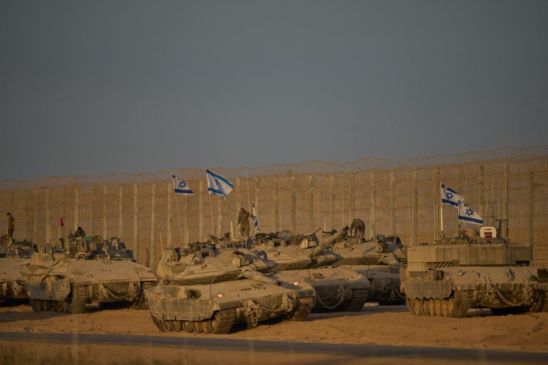 Η Γερμανία επιτρέπει και πάλι τις εξαγωγές όπλων προς το Ισραήλ