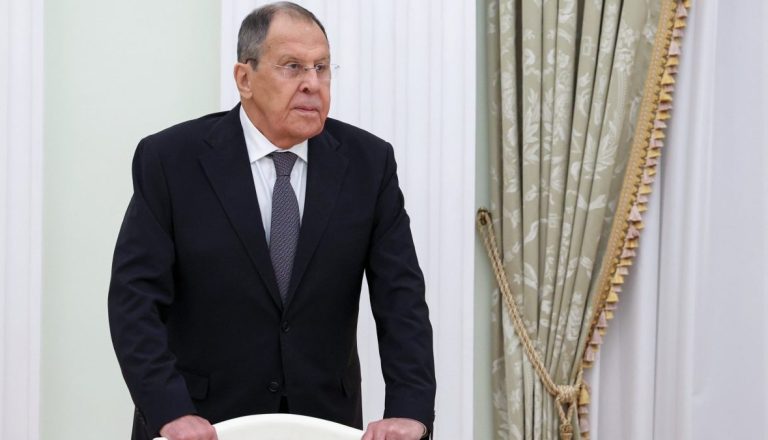 Λαβρόφ: Η Ρωσία θα διεξάγει πυρηνικές δοκιμές αν το κάνει οποιαδήποτε άλλη πυρηνική δύναμη