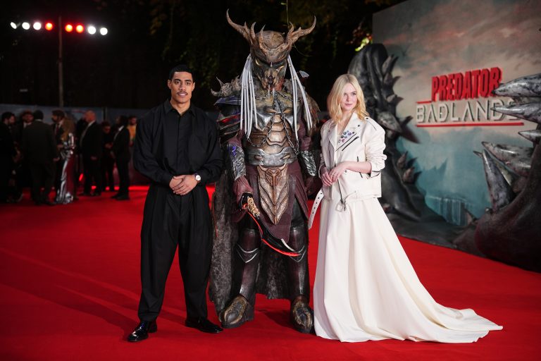 Η ταινία «Predator: Badlands» σημειώνει ιστορικό άνοιγμα και κυριαρχεί στο αμερικανικό box office