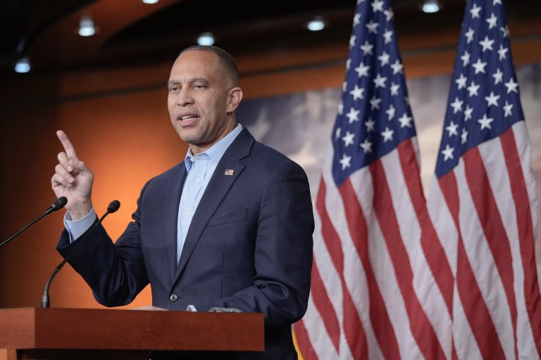 ΗΠΑ: Ηγέτης των Δημοκρατικών κατηγορεί τους Ρεπουμπλικάνους για το shutdown – «Χρησιμοποιούν σαν όπλο την πείνα» Αμερικανών