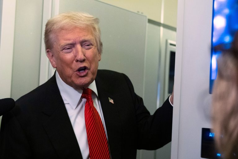 Ο Τραμπ δεν απέκλεισε την αποστολή στρατευμάτων ή αεροπορικά πλήγματα στη Νιγηρία