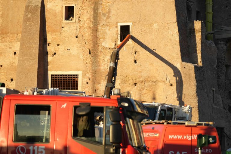 Απεγκλωβίστηκε ζωντανός εργάτης από τα ερείπια του Πύργου των Κόντι – Η κατάστασή του είναι κρίσιμη