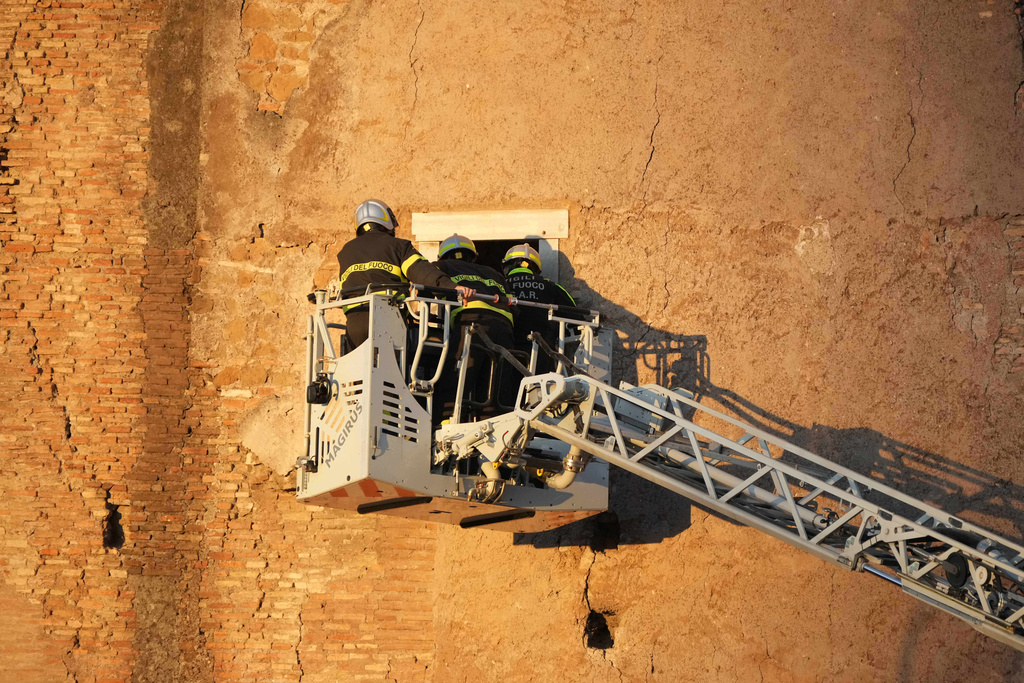Ρώμη: Υπέκυψε στα τραύματα του ο εργάτης που απεγκλωβίστηκε ζωντανός από τα ερείπια του μεσαιωνικού πύργου