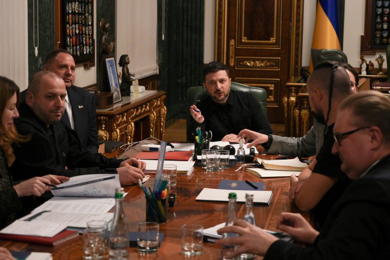 Η Ουκρανία απορρίπτει ως «παράλογο και προκλητικό» το αμερικανικό σχέδιο για τον τερματισμό του πολέμου