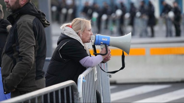 Σερβία: Εξάντληση και αδυναμία αισθάνεται η Ντίανα Χρκα μετά από 11 ημέρες απεργίας πείνας