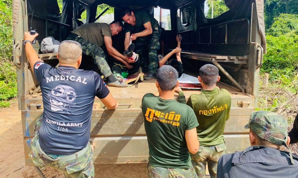 Η Ταϊλάνδη αναστέλλει τη συμφωνία εκεχειρίας με την Καμπότζη