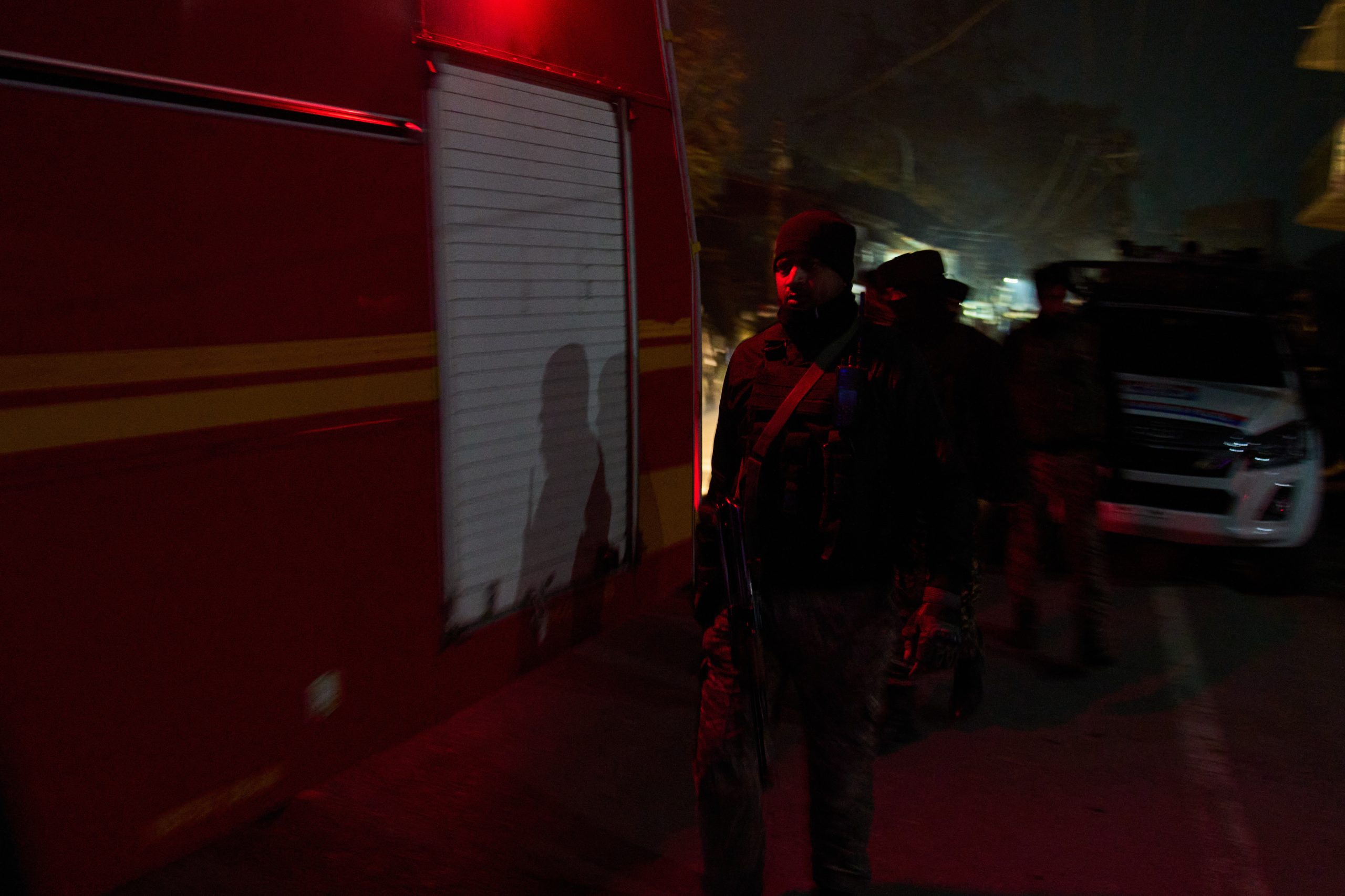 Ινδία: Αυξήθηκαν οι νεκροί και οι τραυματίες από την ισχυρή έκρηξη σε αστυνομικό τμήμα της Σριναγκάρ 