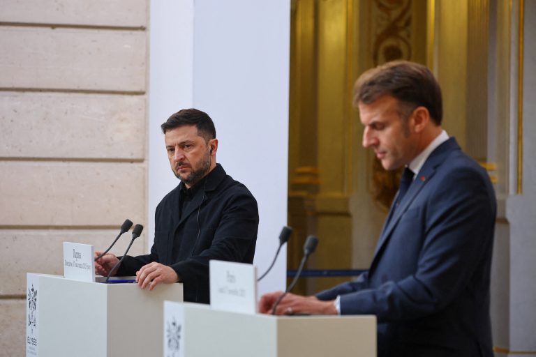 Συνάντηση Ζελένσκι με Μακρόν στο Παρίσι τη Δευτέρα