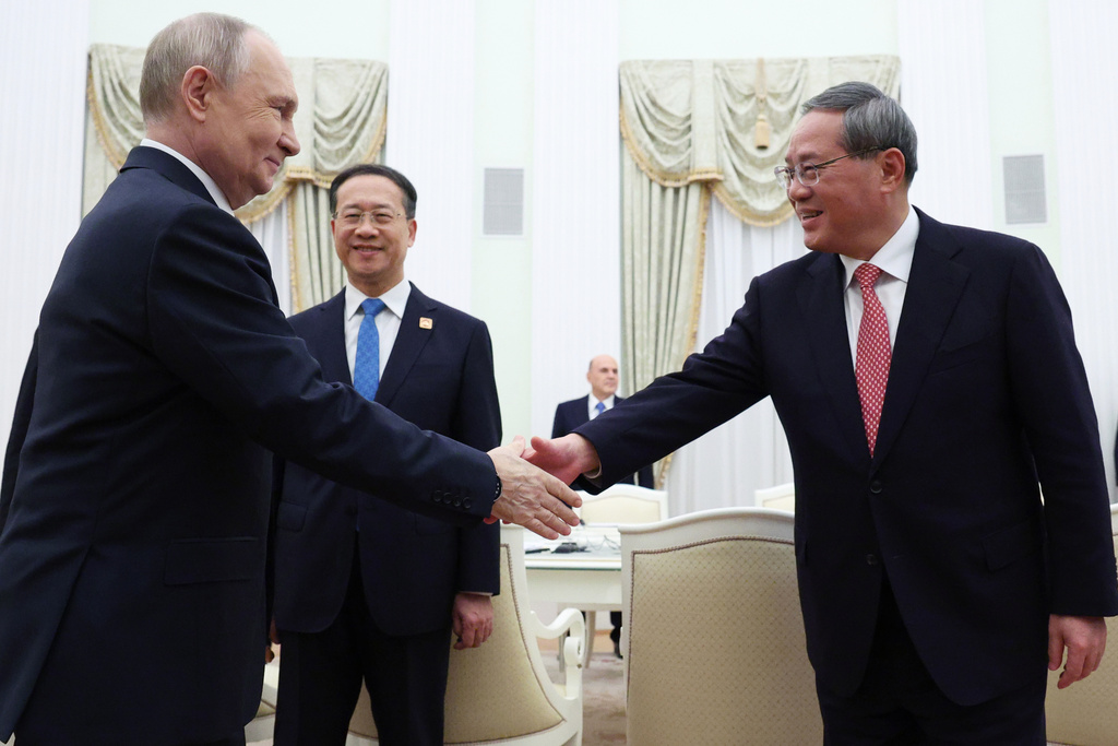 Συνάντηση Λι Τσιανγκ – Πούτιν στη Μόσχα για ενίσχυση της διμερούς συνεργασίας