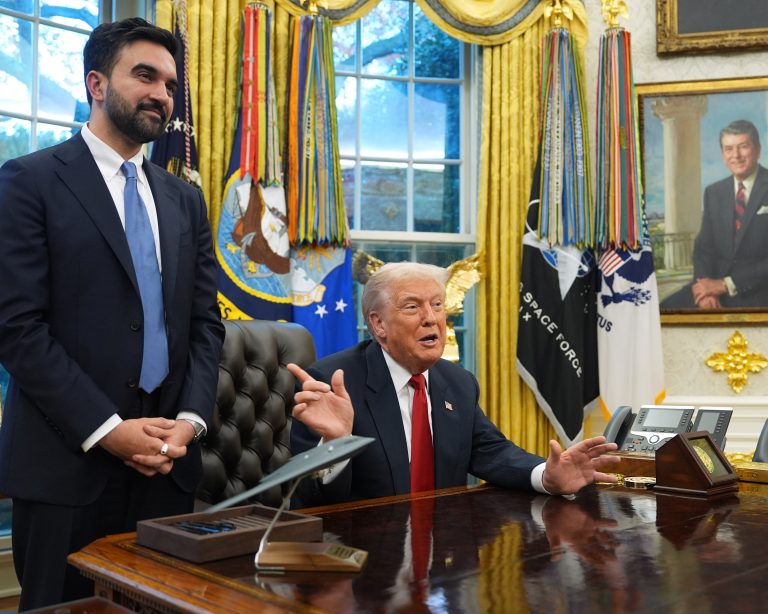 Δυο «ξένοι» στην ίδια πόλη: Επίθεση φιλίας Τράμπ στο νέο Δήμαρχο της Νέας Υόρκης Μαμντάνι – Το κόστος ζωής στο επίκεντρο της συνάντησής τους