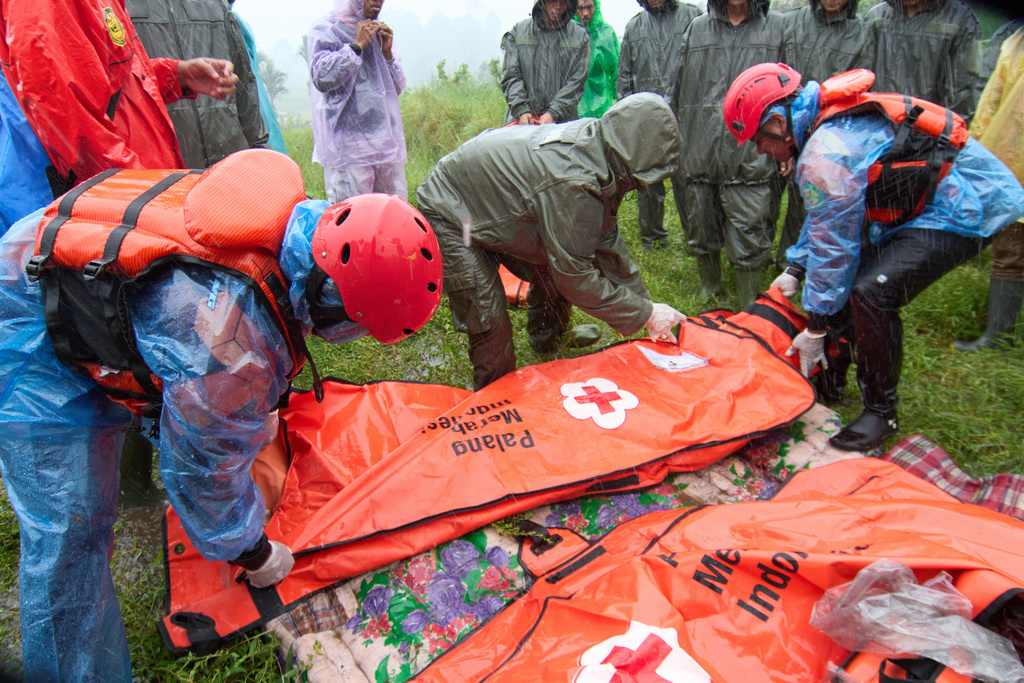 Ινδονησία – Ταϊλάνδη: Δεκάδες νεκροί από τις σφοδρές βροχοπτώσεις