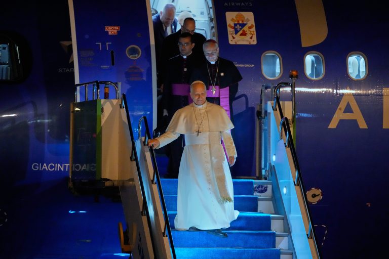 Η άφιξη του Πάπα Λέοντος στην Κωνσταντινούπολη – Ο πρώτος Ποντίφικας που επισκέπτεται την ιστορική Νίκαια