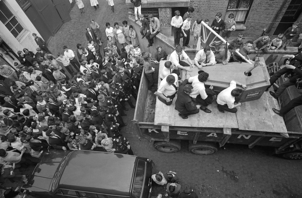 «Θαμμένος Ζωντανός»: Η ιστορία ενός Ιρλανδού που έμεινε κλεισμένος σε φέρετρο για 61 ημέρες