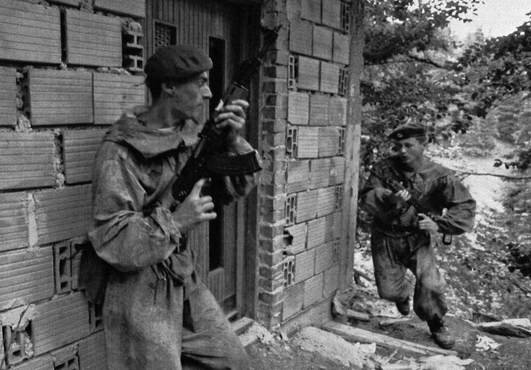 Ιταλοί «τουρίστες» πλήρωναν Σέρβους για να σκοτώνουν «για πλάκα» Βόσνιους αμάχους στην πολιορκία του Σαράγεβο