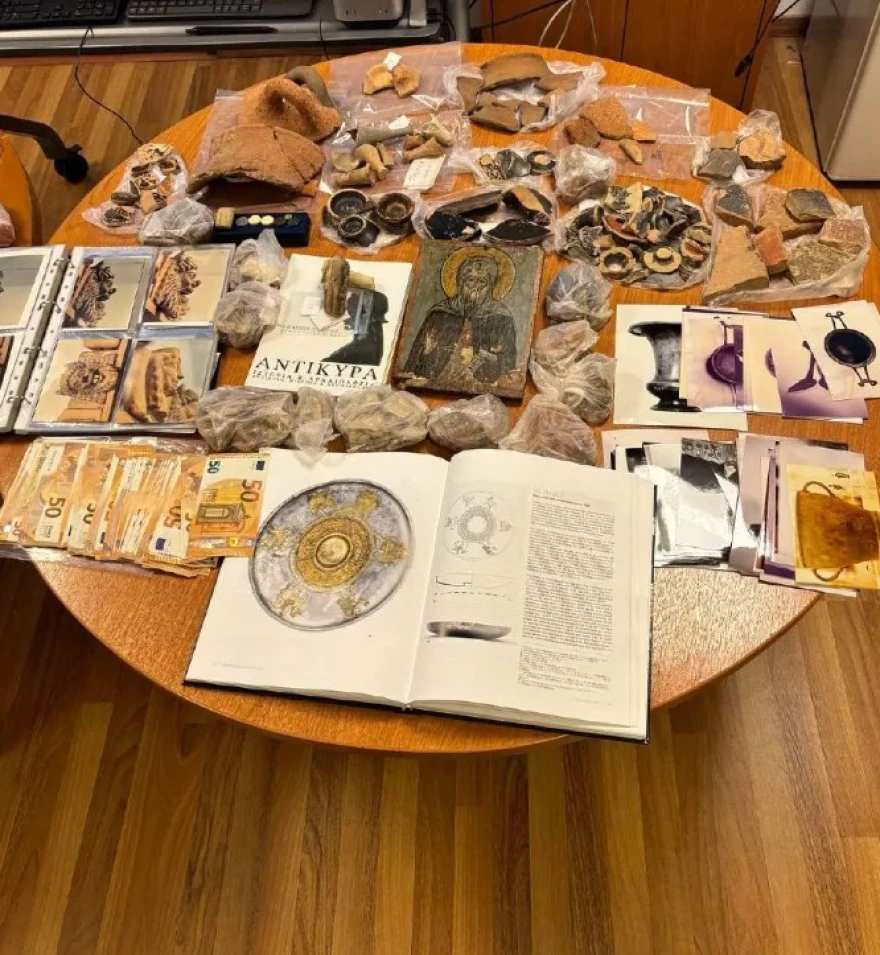 Η Europol εξάρθρωσε μεγάλο διεθνές δίκτυο αρχαιοκαπηλίας – 60χρονος Έλληνας έκρυβε σπίτι του αρχαιολογικό θησαυρό