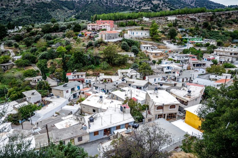 K. Δημογλίδου για Βορίζια στο ΕΡΤnews: Η αστυνομία θα παραμείνει μέχρι να βεβαιωθεί ότι όλοι οι κάτοικοι είναι ασφαλείς – Χρησιμοποιήθηκαν τουλάχιστον 3 τύποι όπλων