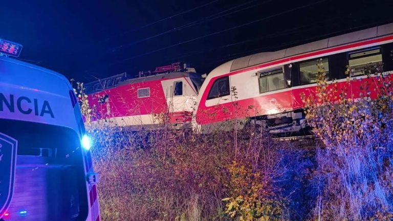Σλοβακία: Σύγκρουση δύο τρένων κοντά στη Μπρατισλάβα – Αναφορές για τραυματίες