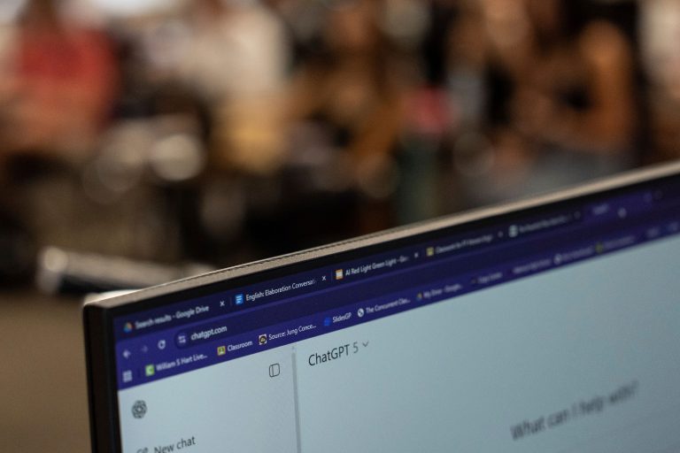 Ισπανία: Πρόστιμο για την κοινοποίηση σεξουαλικών φωτογραφιών ανηλίκων που δημιουργήθηκαν με χρήση AI