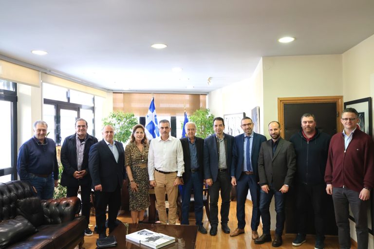 Η απουσία επαρκών στάσεων για τα τουριστικά λεωφορεία και η βραχυχρόνια μίσθωση τα “αγκάθια” για τους Λαρισαίους ξενοδόχους