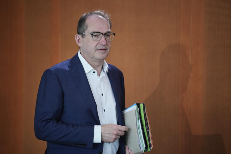 Γερμανία: Ο υπουργός Εσωτερικών τάσσεται υπέρ της αφαίρεσης της υπηκοότητας σε υποστηρικτές της Χαμάς