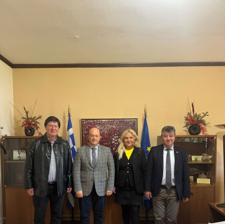 Δεύτερο θάλαμο κάθετης ροής για θεραπείες καρκινοπαθών δώρισε το Πανεπιστήμιο Θεσσαλίας στο Πανεπιστημιακό Νοσοκομείο Λάρισας