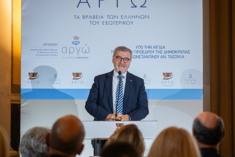 Αλκιβιάδης Θωμάς: ένας βραβευμένος Έλληνας της Διασποράς που τιμά την Ελλάδα εδώ και 40 χρόνια