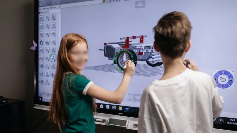 Μέσω ΕΣΠΑ η Προμήθεια Τεχνολογικού Εξοπλισμού για σχολεία στην Περιφέρεια Ιονίων Νήσων