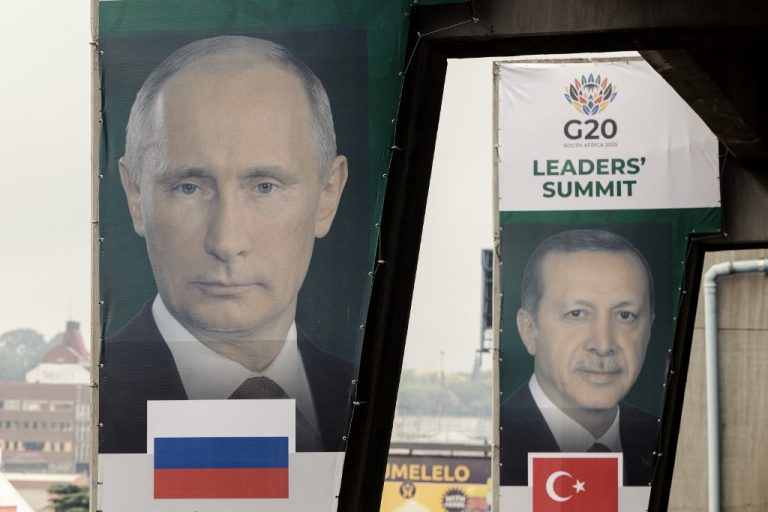 Ερντογάν σε Πούτιν: Η Τουρκία θα συνεχίσει να εργάζεται για δίκαιη και διαρκή ειρήνη στην Ουκρανία