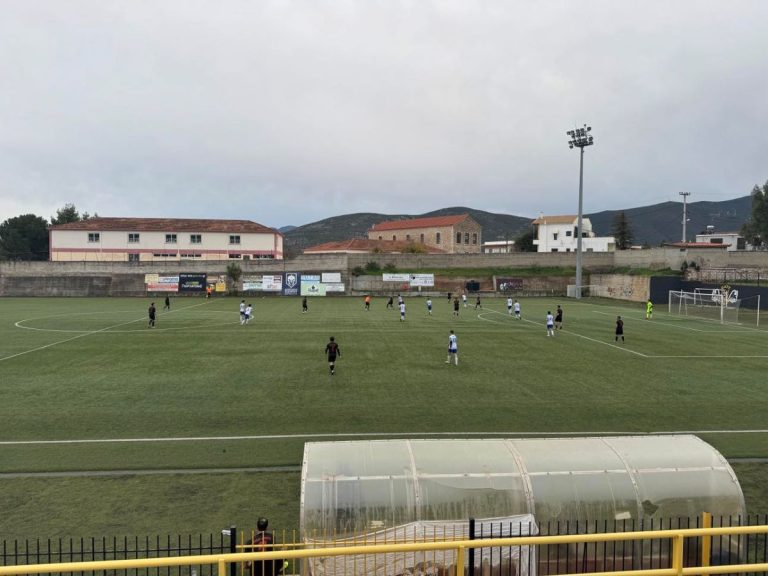 Εύκολο απόγευμα για τον πρωτοπόρο Πανθυρεατικό