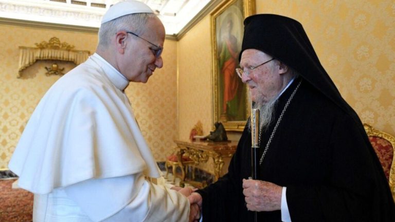 Live – Στο Φανάρι ο Πάπας για τη Δοξολογία με τον Πατριάρχη και την Υπογραφή Κοινής Δήλωσης