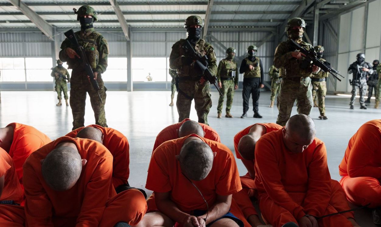 Ισημερινός: Περίπου 300 επικίνδυνοι κρατούμενοι μετήχθησαν σε νέα φυλακή υψίστης ασφαλείας