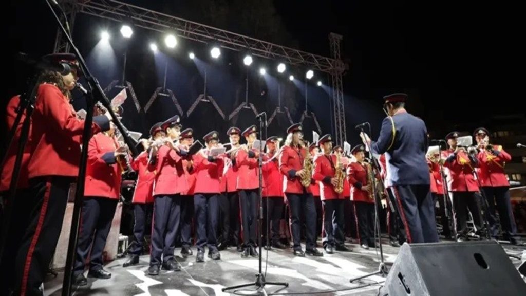 Ηράκλειο: Απόψε η φωταγώγηση του δέντρου με τον Νίκο Πορτοκάλογλου