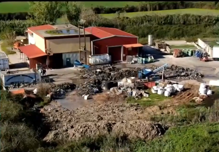 Φιλιππιάδα: Ξεκίνησε η διαλογή και η δεματοποίηση των 200 τόνων ζωικών υπολειμμάτων