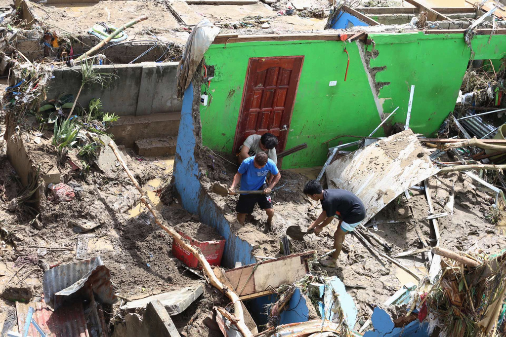 Ο πιο φονικός τυφώνας της χρονιάς στην Ασία κατευθύνεται προς το Βιετνάμ μετά το ολέθριο πέρασμά του από τις Φιλιππίνες