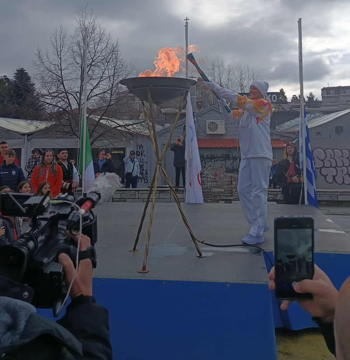 Πλήθος κόσμου υποδέχθηκε την Ολυμπιακή Φλόγα στη Φλώρινα