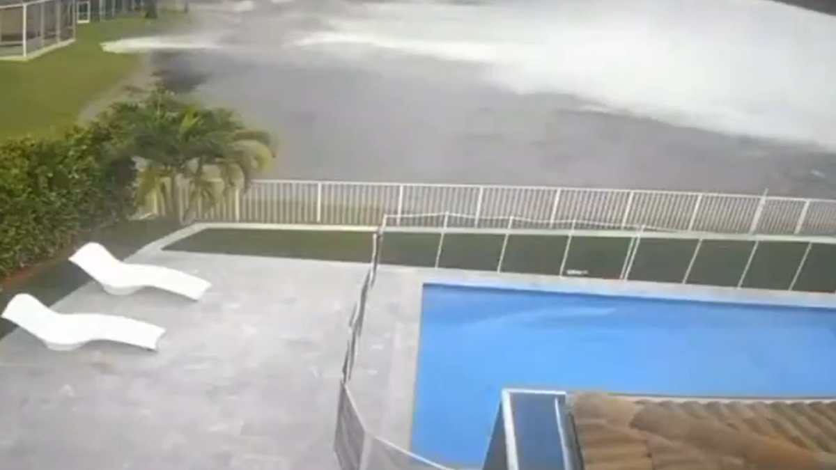 Αεροπλάνο που μετέφερε βοήθεια για τους τυφώνες στην Τζαμάικα συνετρίβη σε γειτονιά της Φλόριντα (Βίντεο)