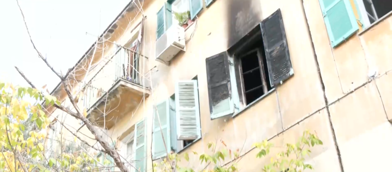 Θεσσαλονίκη: Απανθρακωμένος άντρας εντοπίστηκε σε διαμέρισμα κατά την κατάσβεση πυρκαγιάς