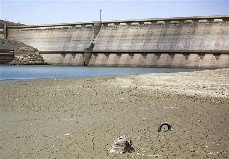 Για εκκένωση της Τεχεράνης λόγω λειψυδρίας προειδοποίησε ο πρόεδρος του Ιράν – «Χωρίς πόσιμο νερό σε δύο εβδομάδες»