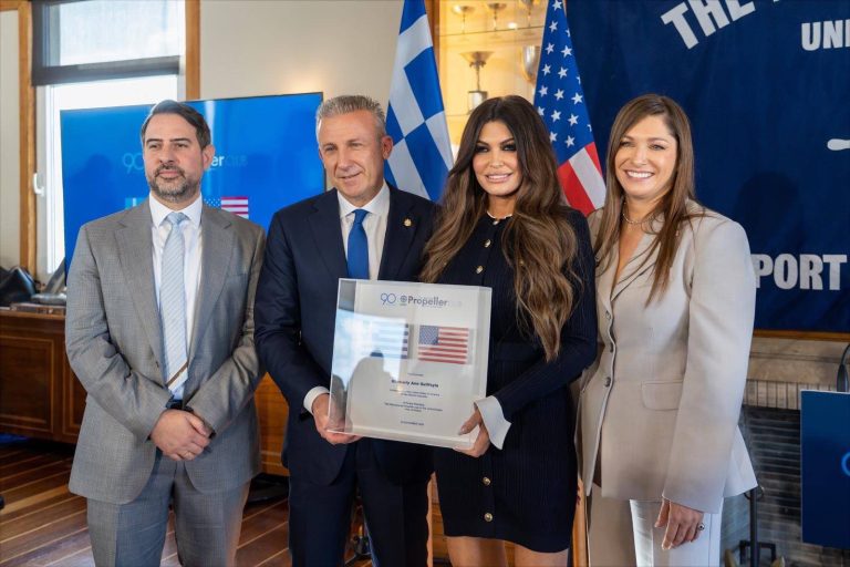 Επίτιμη πρόεδρος του Propeller Club Πειραιά η Κίμπερλι Γκίλφοϊλ – «Μαζί θα κάνουμε σπουδαία πράγματα»